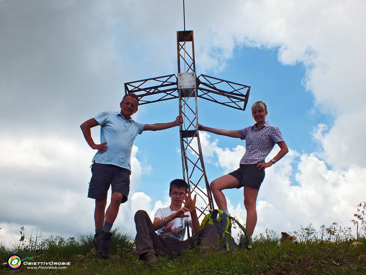 01 In vetta al Monte Sasna(2229 m.).JPG